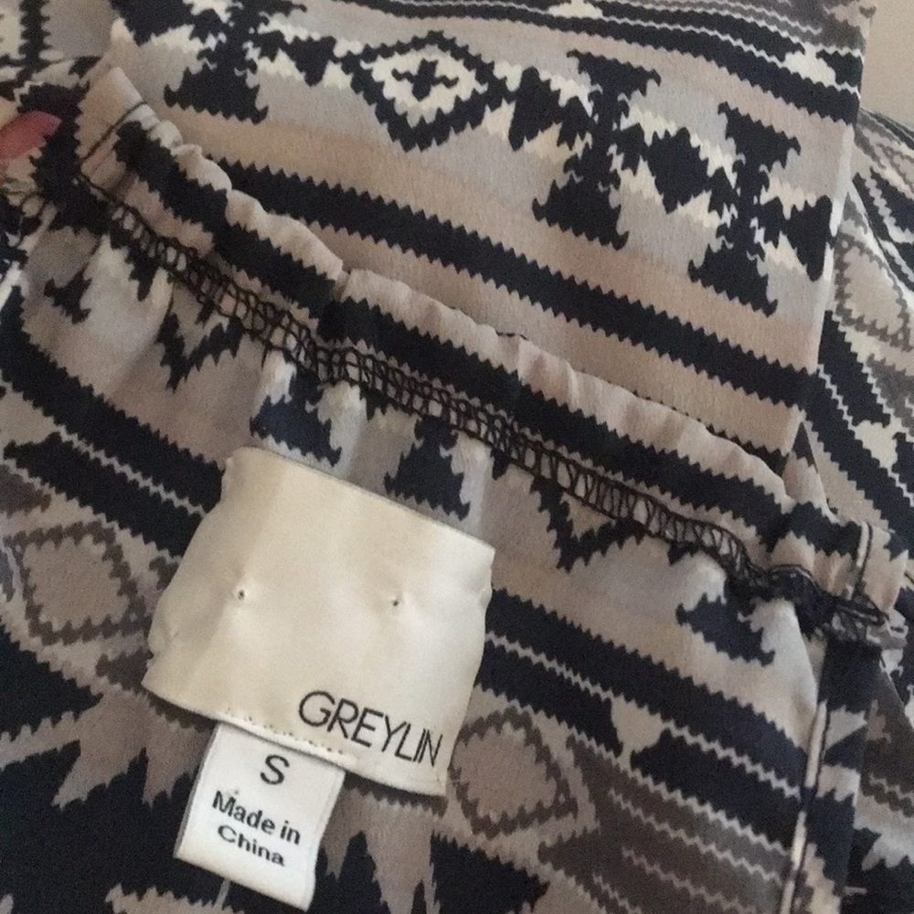 Aztec Print Top - Picture 7 of 8